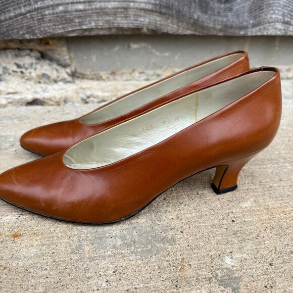 Vintage Liz Claiborne Brown Leather Heels - Women's Size 7M - Picture 1 of 6